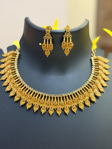 Beautiful MattFinish Necklace Set