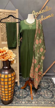 Women’s Plus Size Green Gajji Silk Kurti Set