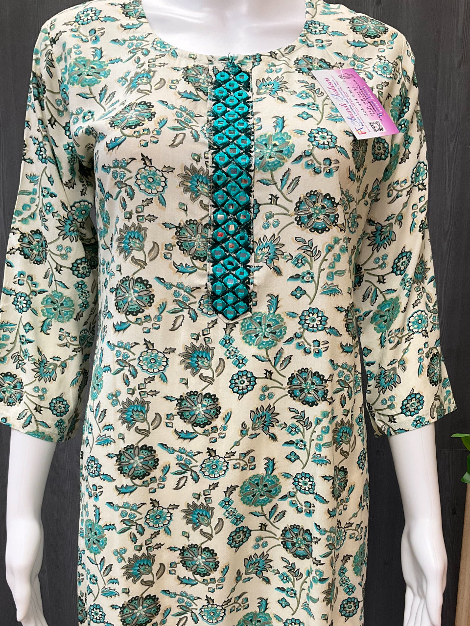 Size 44/US L-Soft rayon half white kurti with floral print image 2