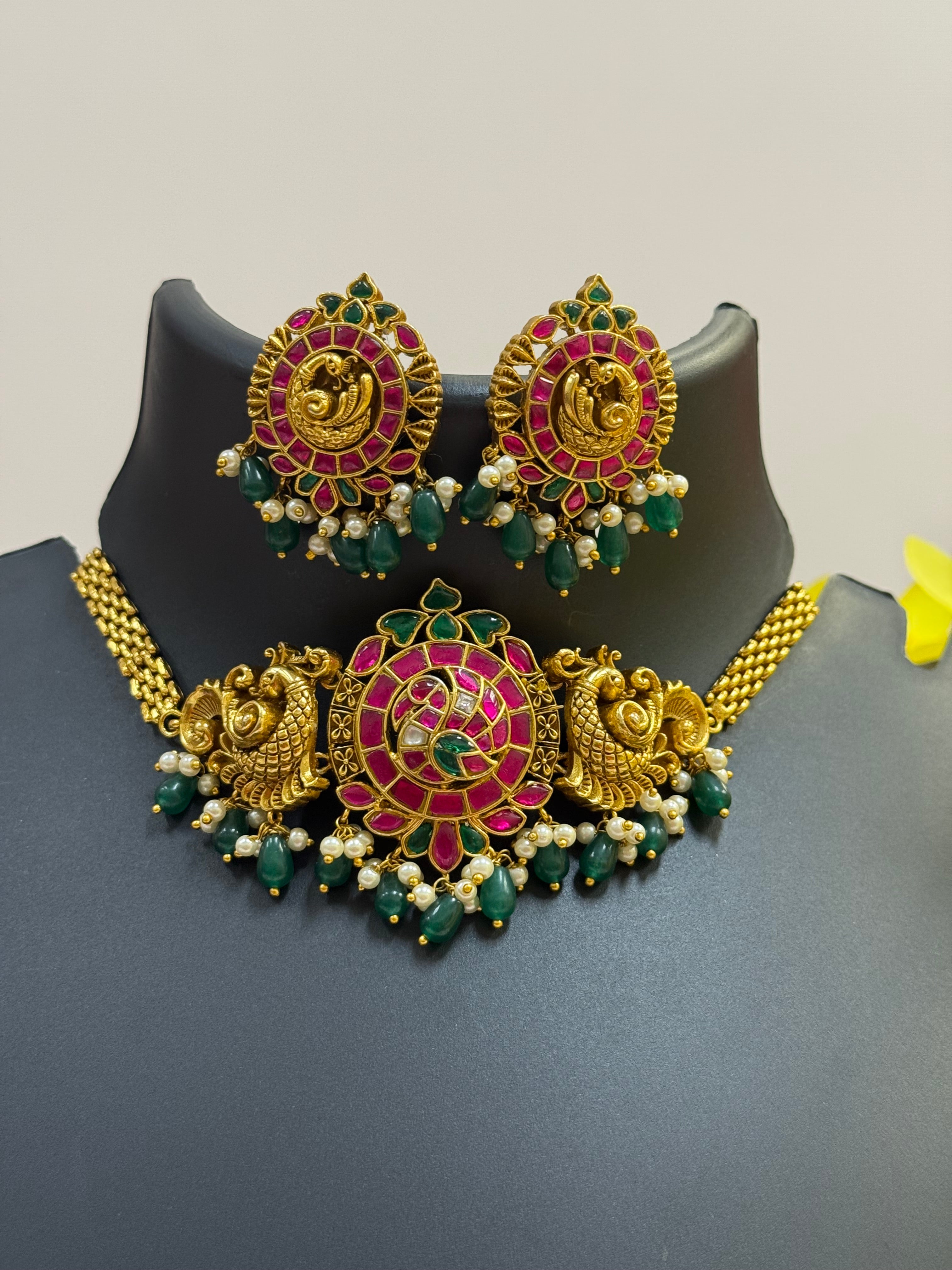 Jadau Kundan Choker set