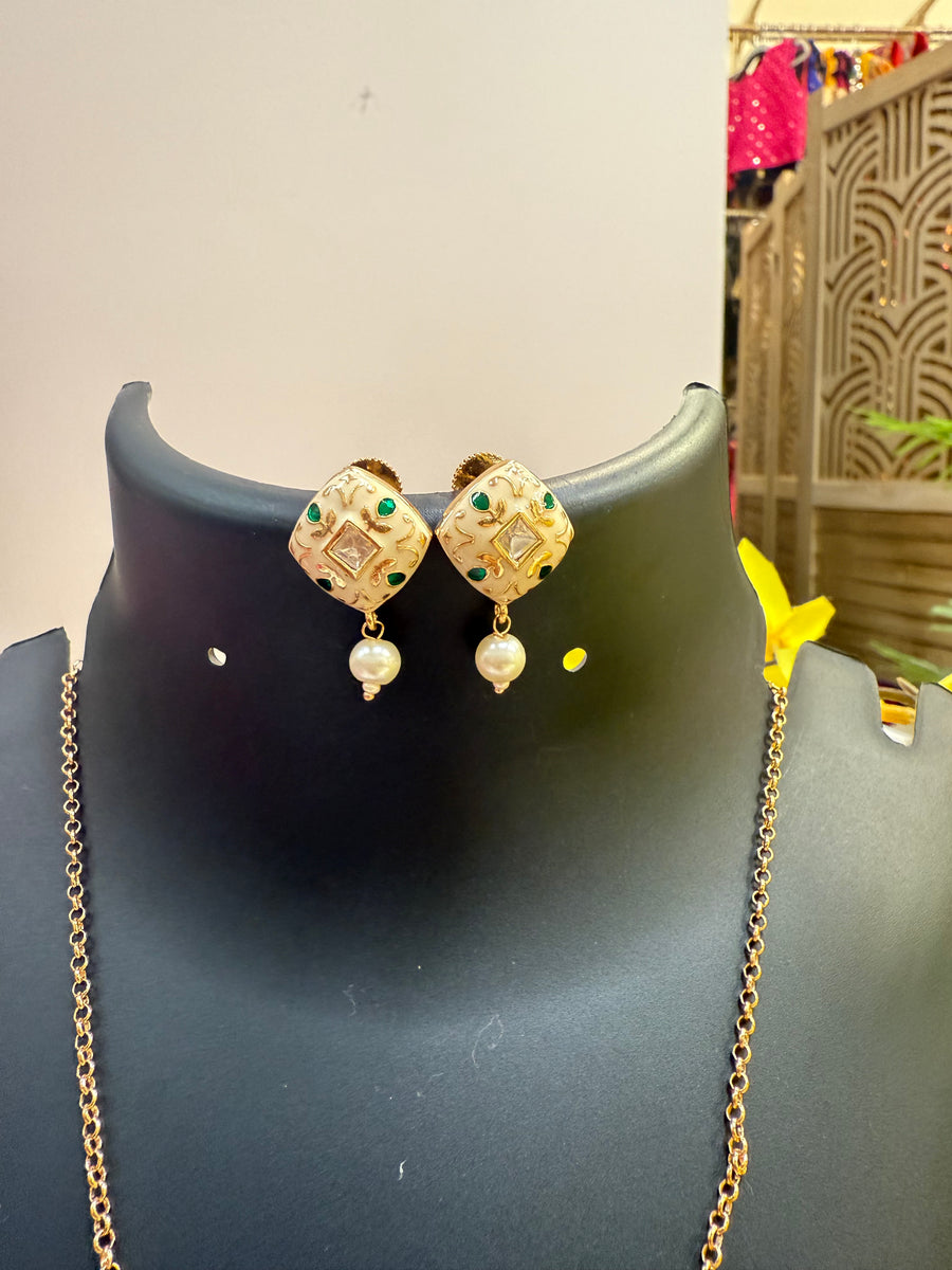 Chain with Kundan Pendant set