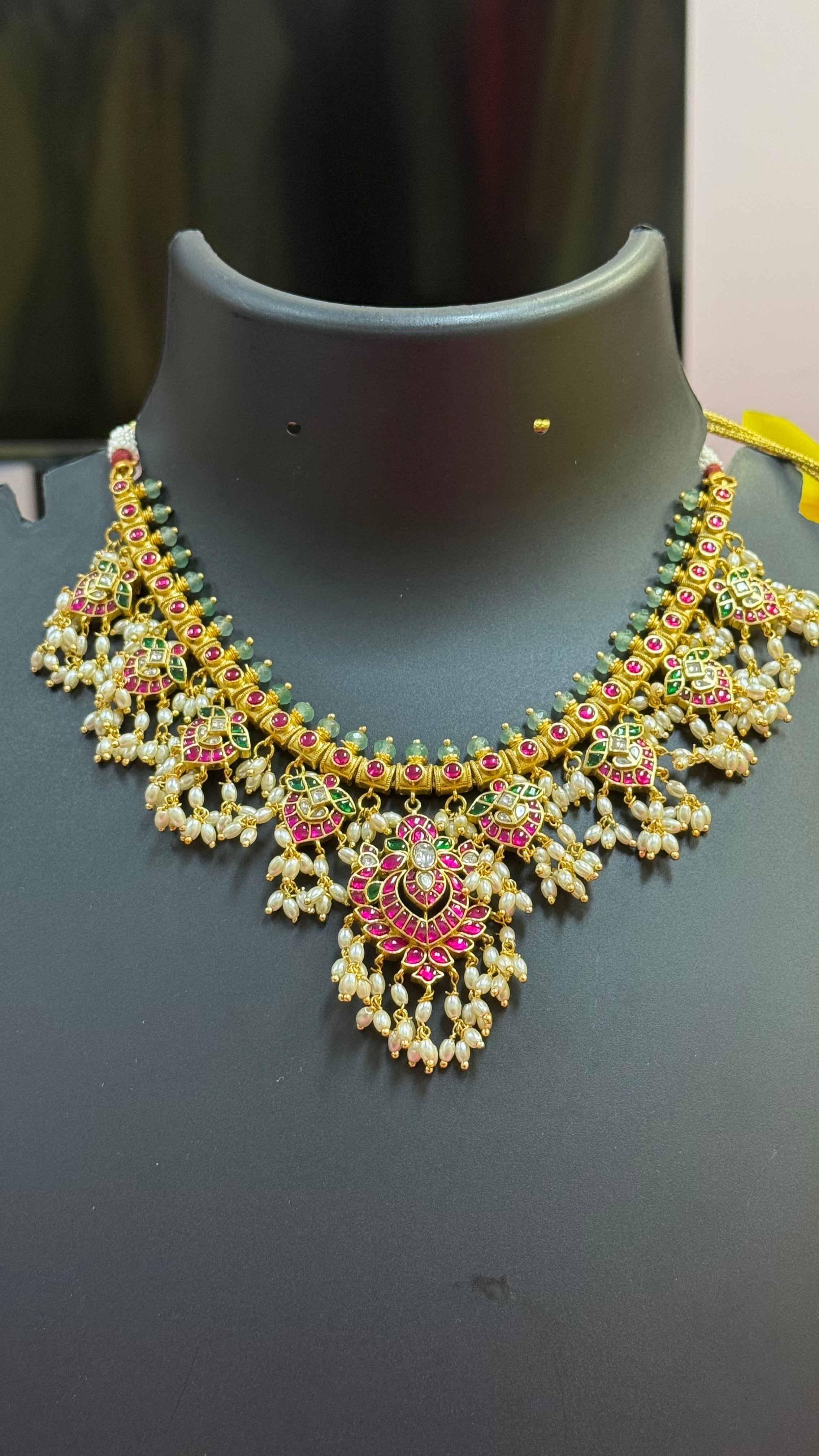 Jadau Kundan Guttapusalu Necklace Set