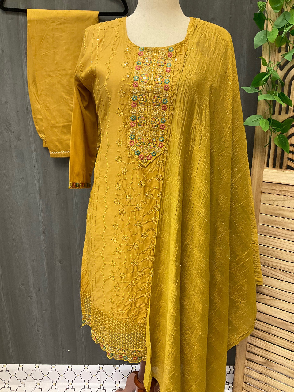 Plus size Embroidery kurti set- Size 46 image 0