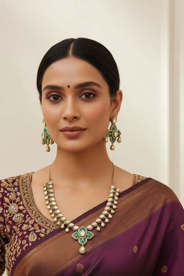 Eye catching -Kundan Necklace set