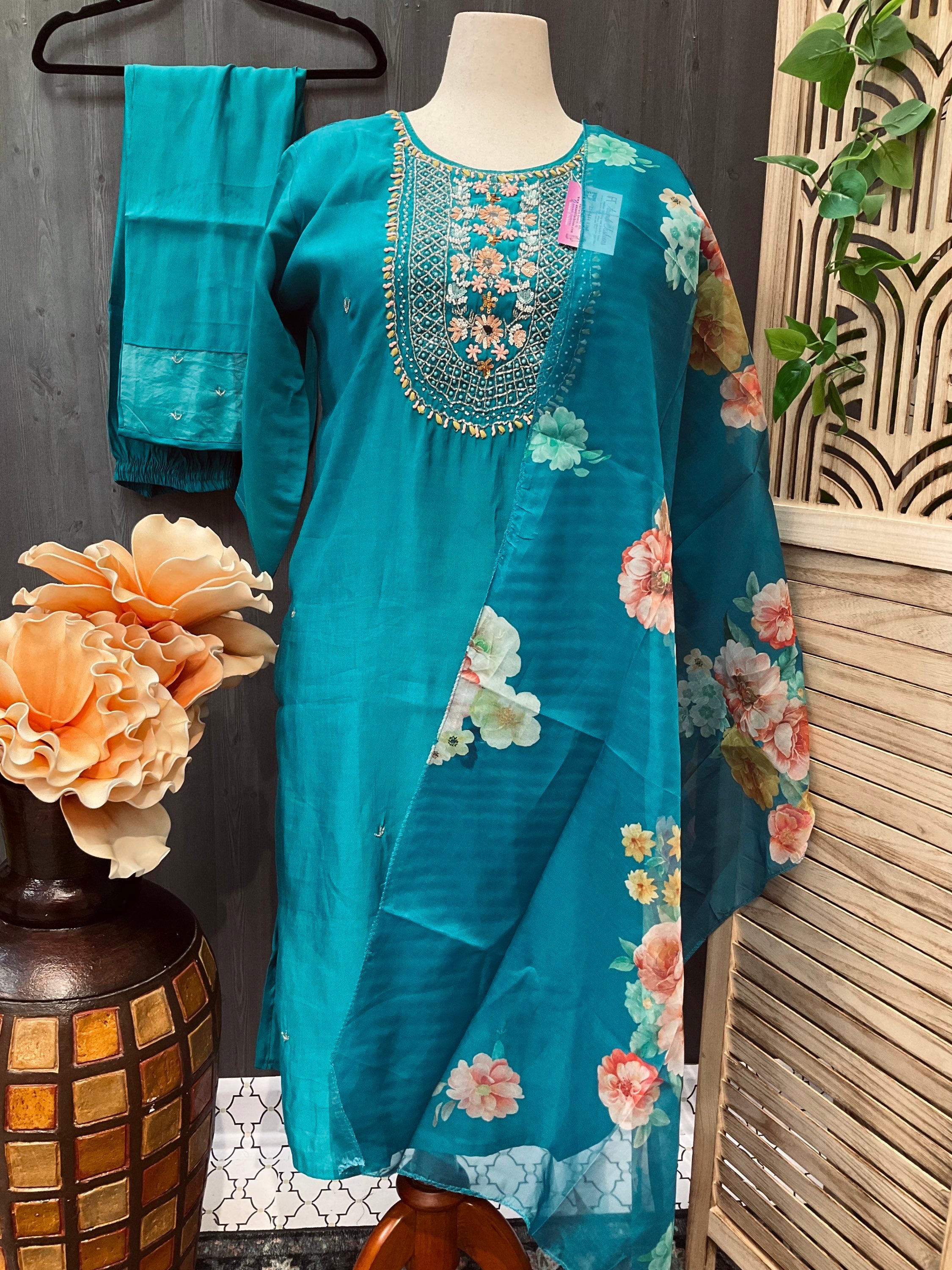 Size 44/US L-Blue kurti set with Floral Dupatta  image 1