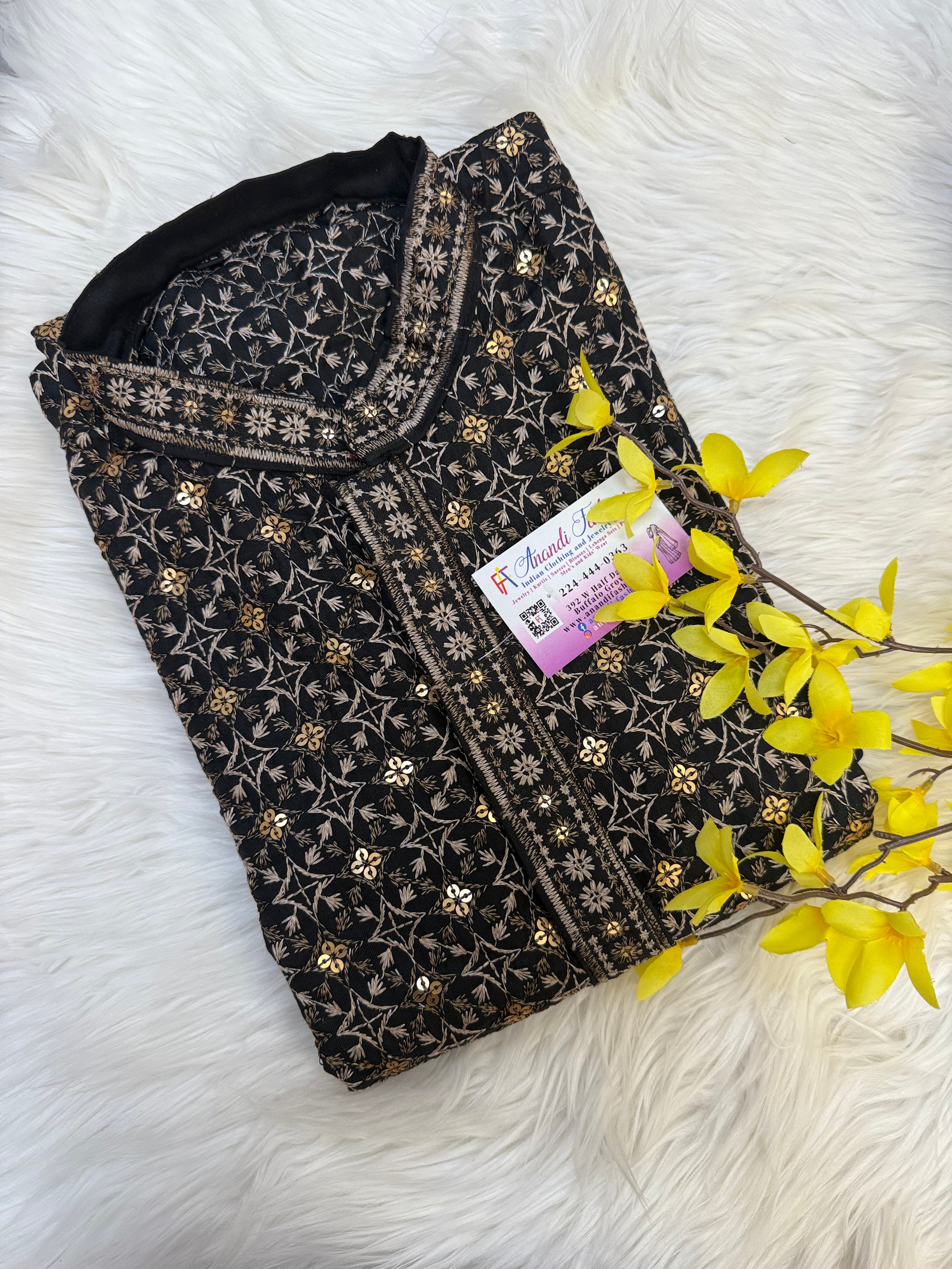 Chikankari Men’s kurta pajama set