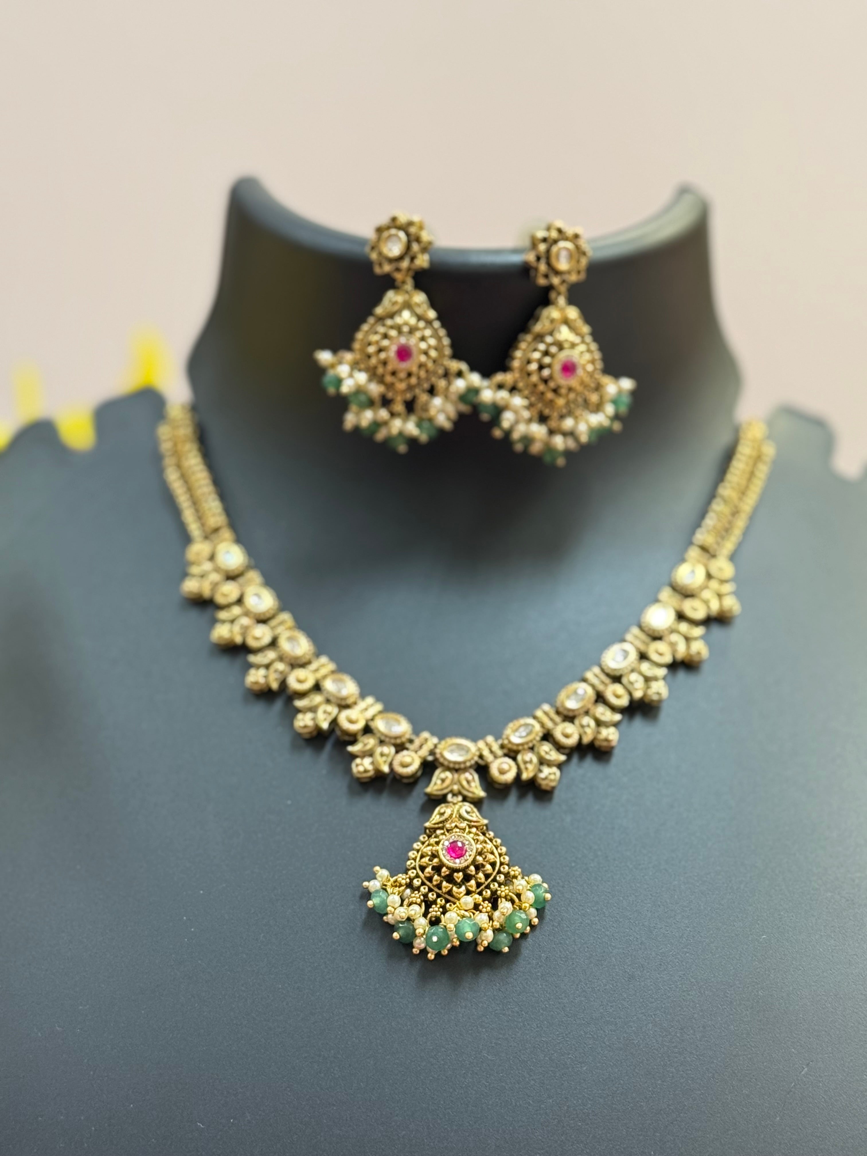 Antique Finish Kundan Necklace set