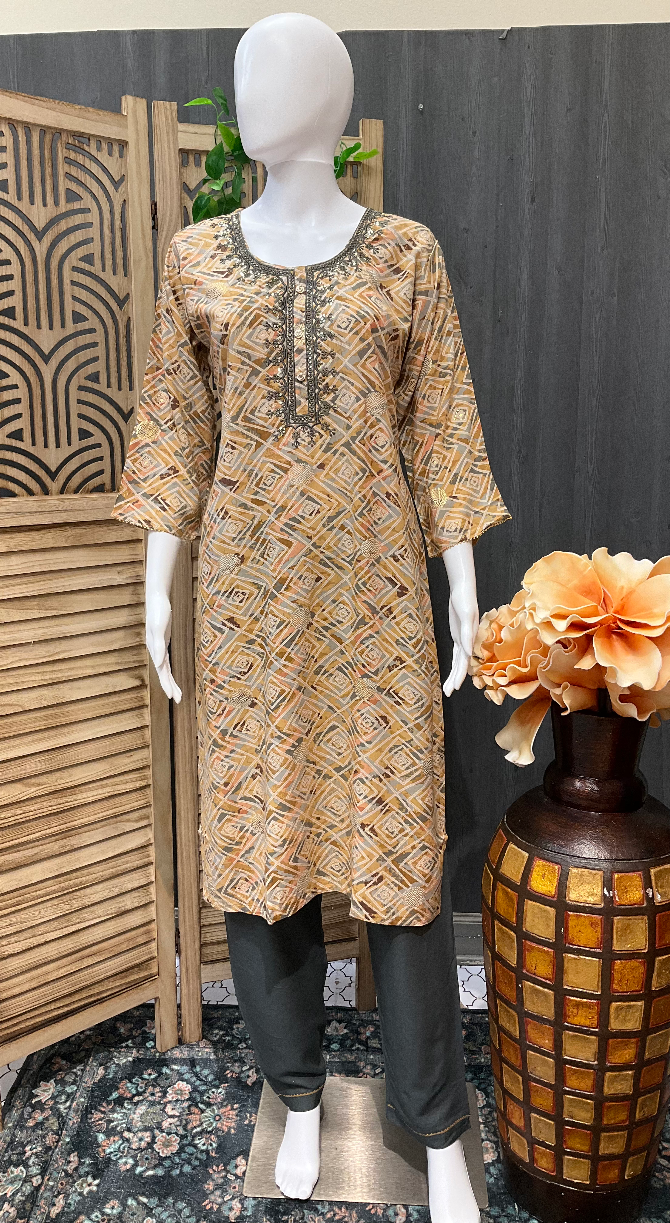Daily wear -Rayon kurti set image 1