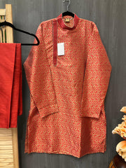 Men’s red kurta with pants in jacquard design