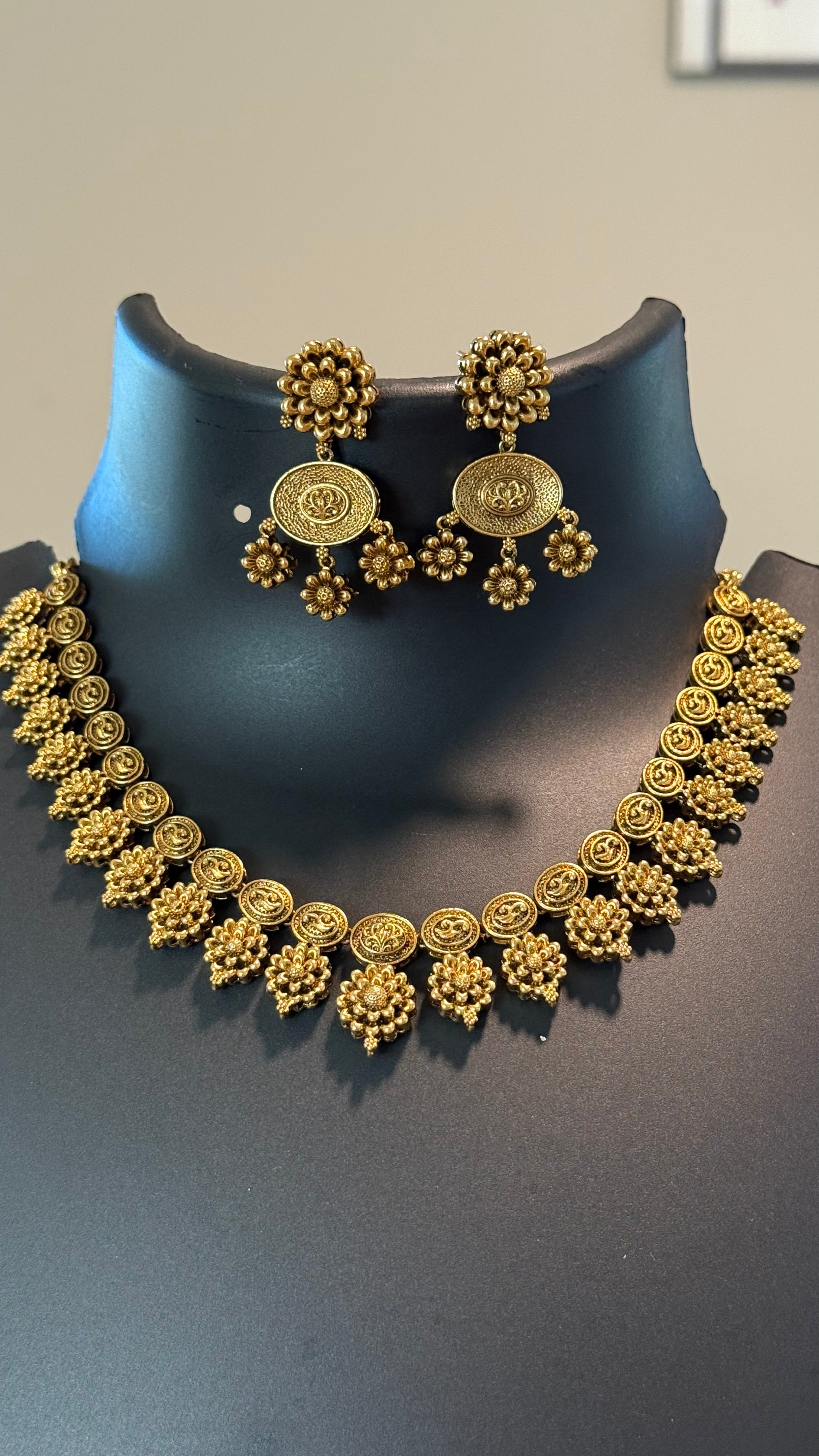 Antique Gold Finish Necklace set