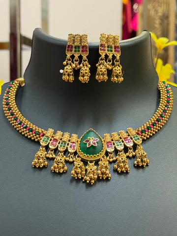 Thusi Necklace Set