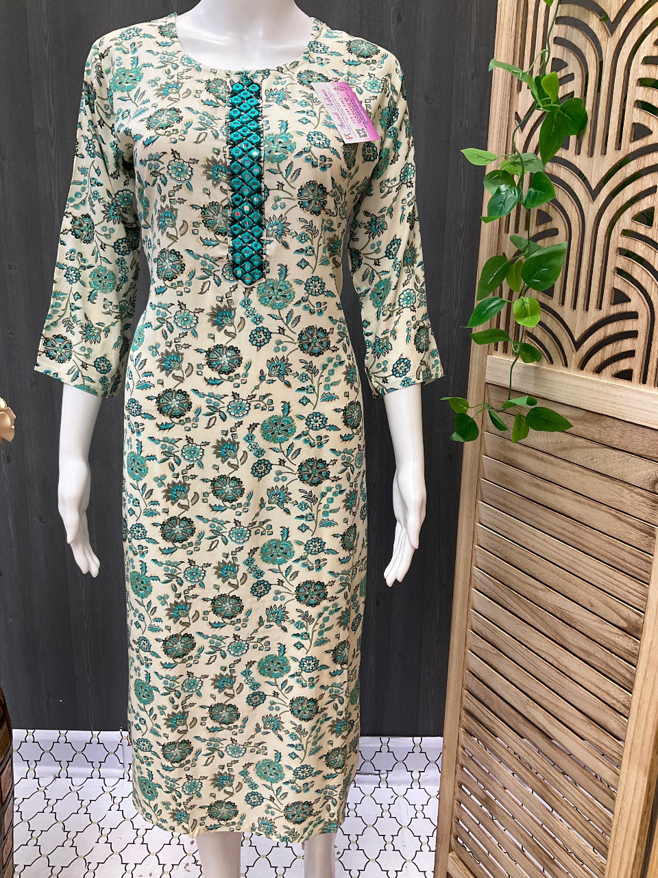 Size 44/US L-Soft rayon half white kurti with floral print image 0