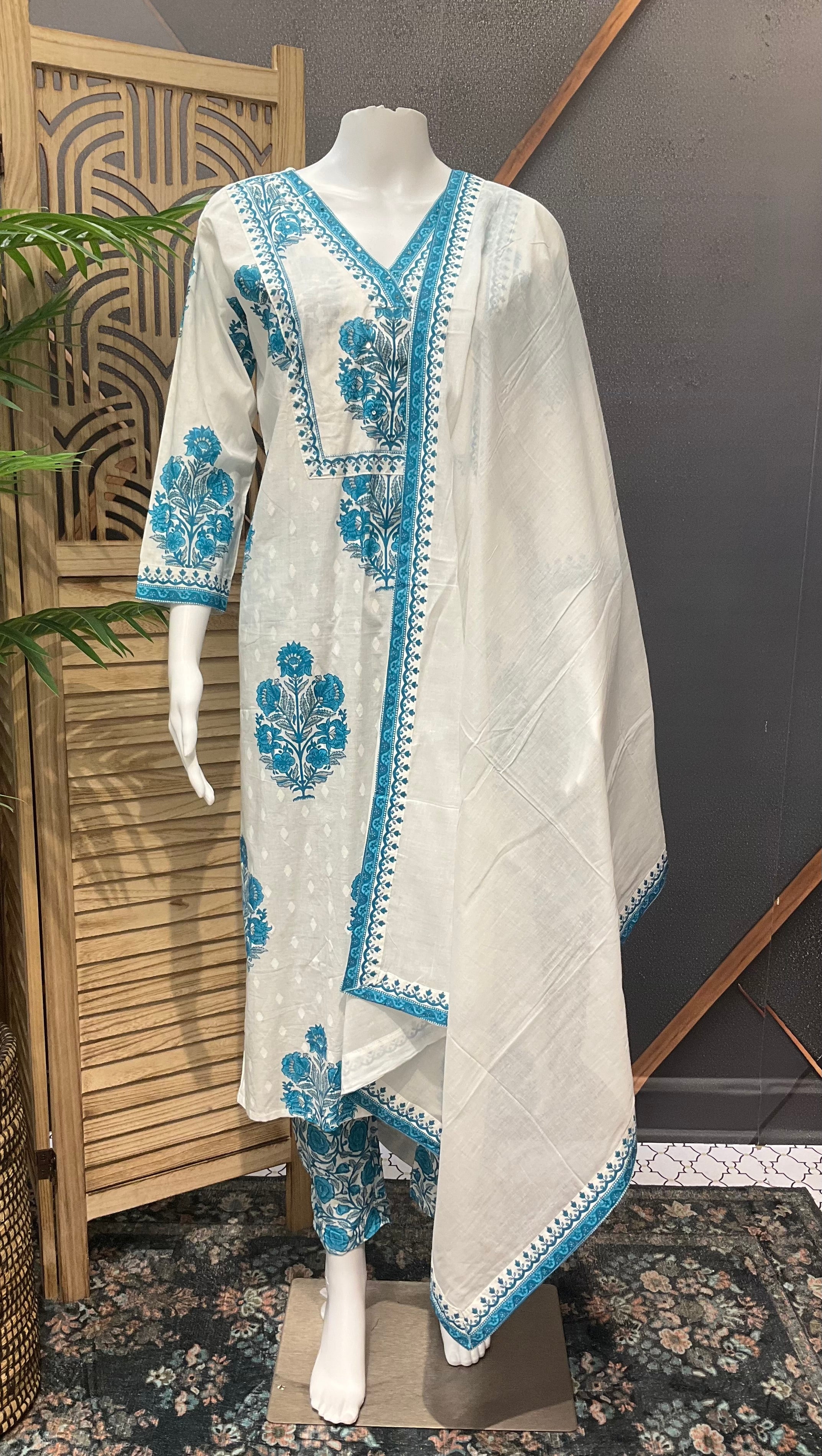 Size 42- White Pure Cotton Kurti set with Blue print