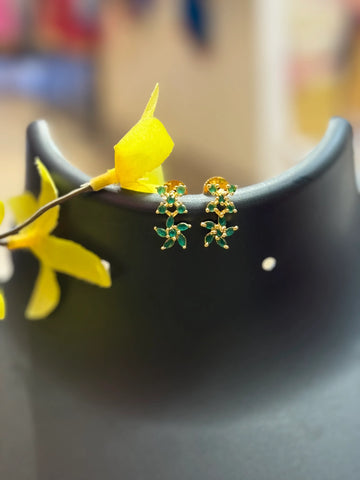 Emerald Necklace Set - Flower Design with Green Stones