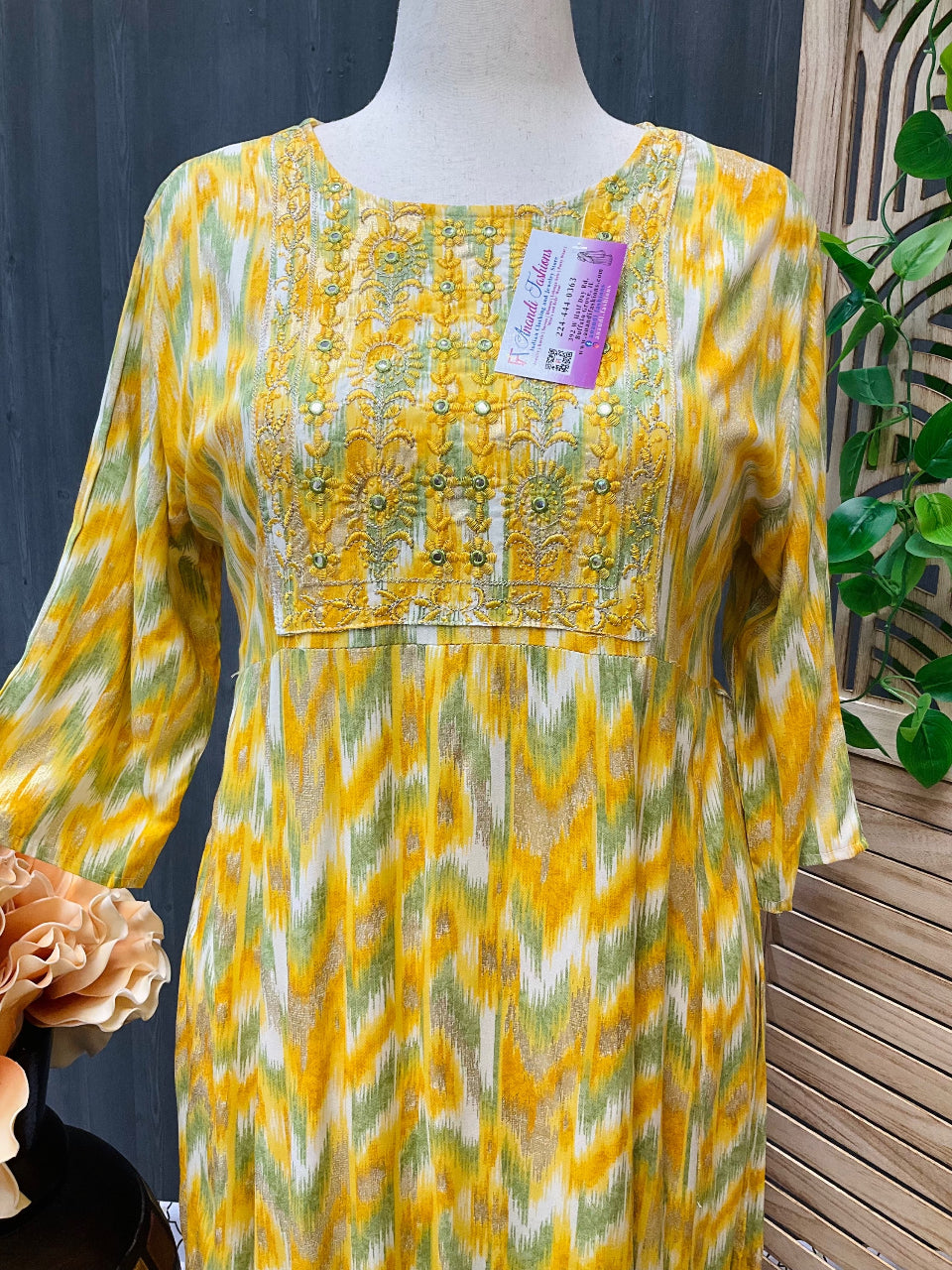 Size 44/US L-Elegant Yellow Rayon Long Kurti image 1