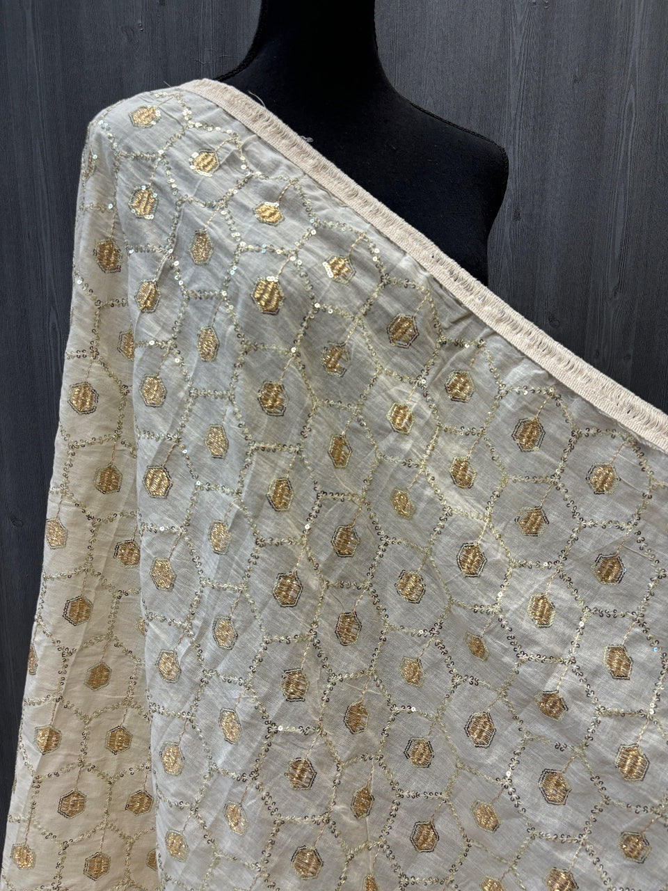 Half white color khaadi dupatta with thread work image 3