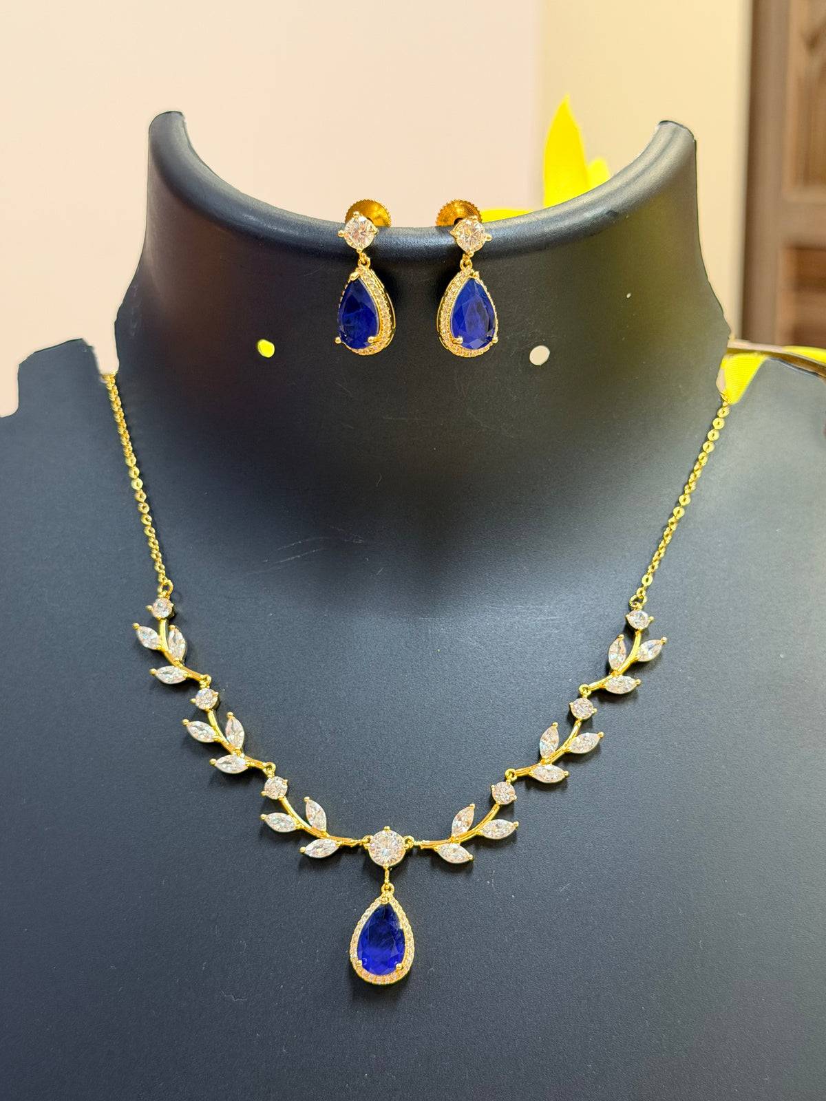 Cute and Simple Blue Stone Necklace set- Leaf Design