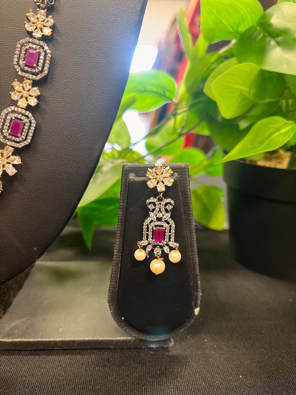 Necklace Set - Beautiful Victorian Mid-length Necklace set with Flower image 2