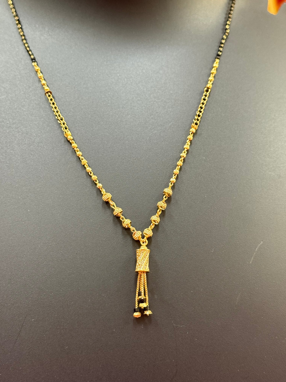 Black Beads - Gold Chain - Design 1