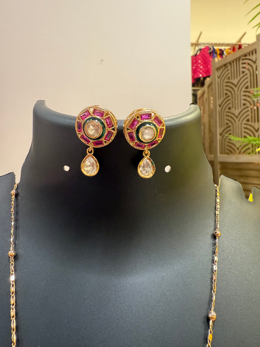 Kundan Pendant set with chain