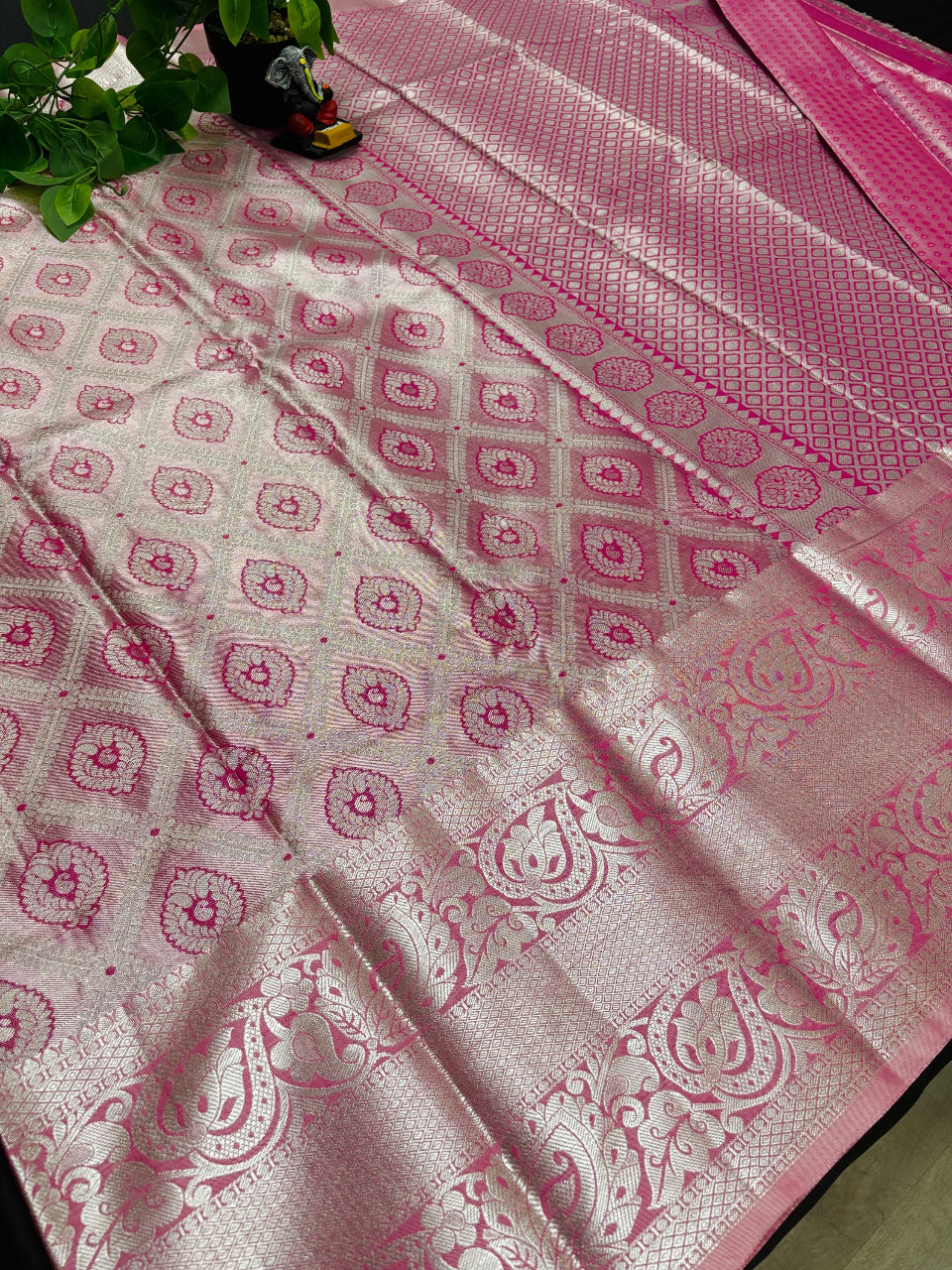Semi Silk Kanjeevaram Saree - Premium quality Soft Material Pink Saree image 2