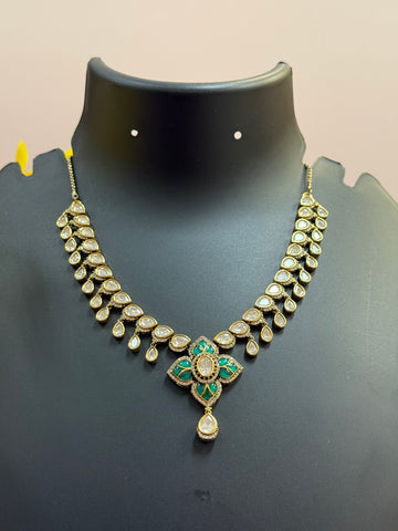 Eye catching -Kundan Necklace set