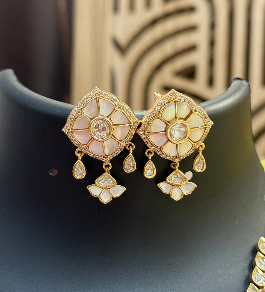 White Kundan Necklace Set