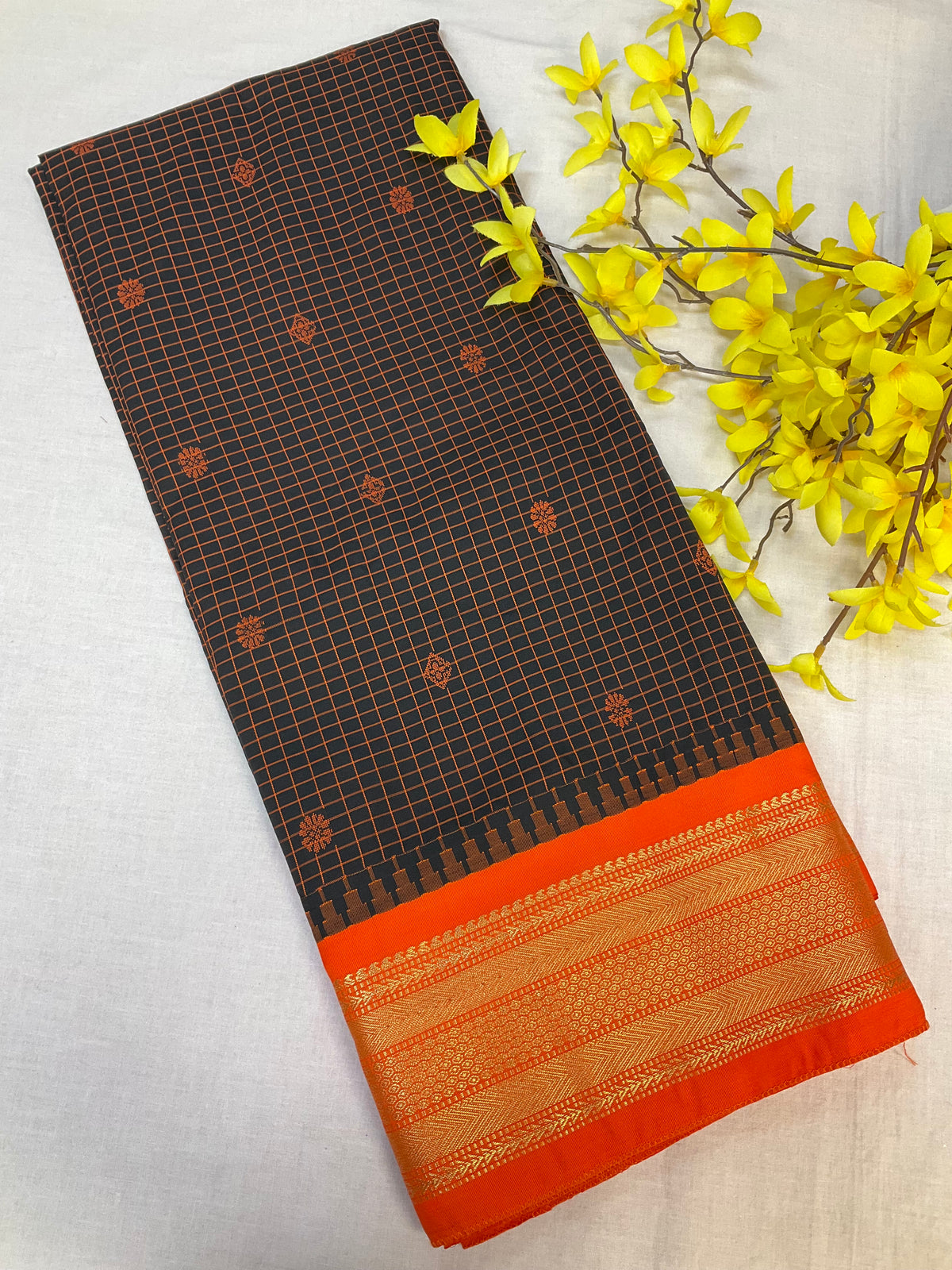Semi Gadwal Black Checks Saree with Stitched Blouse