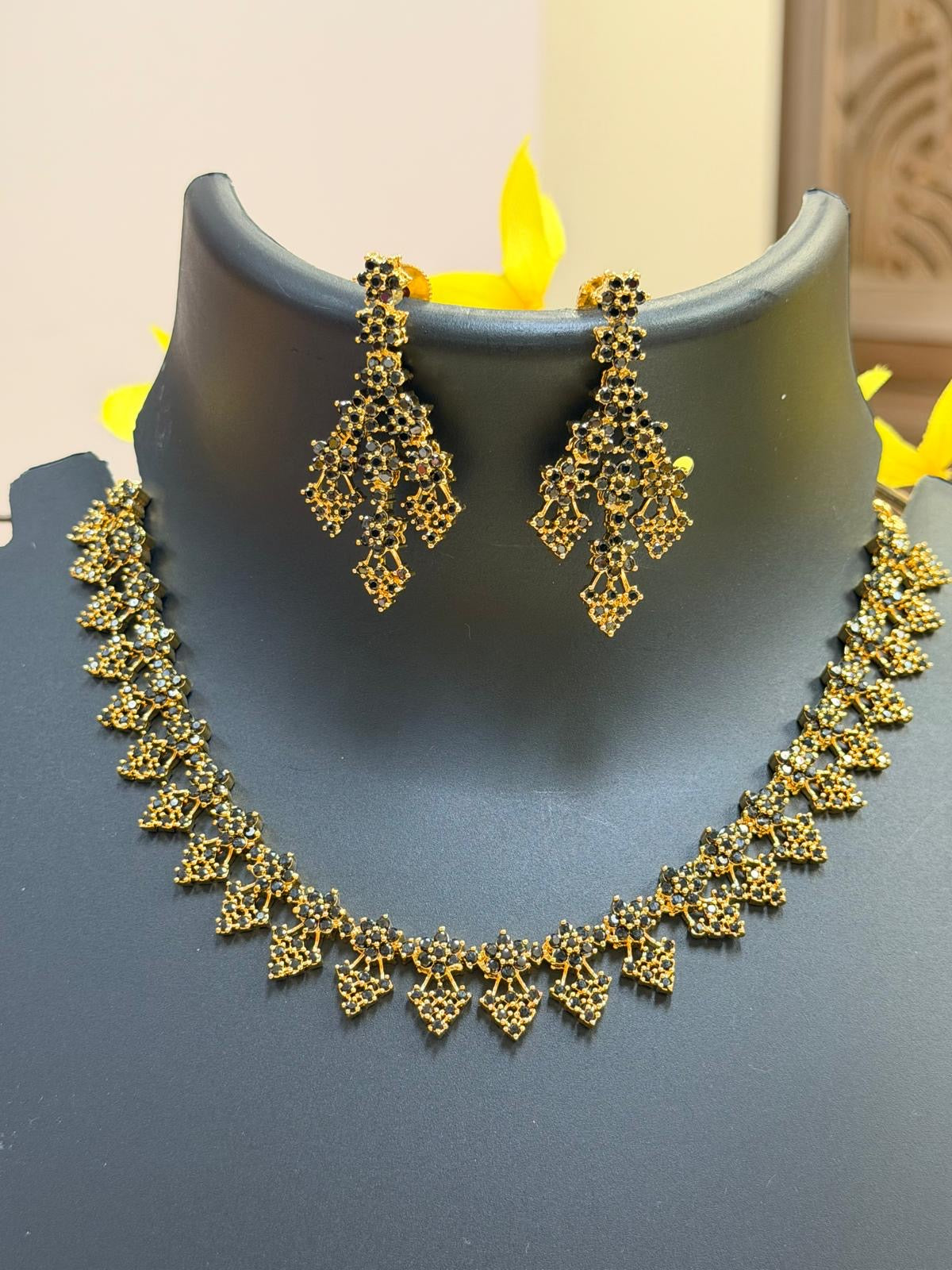 Black Stones Necklace set