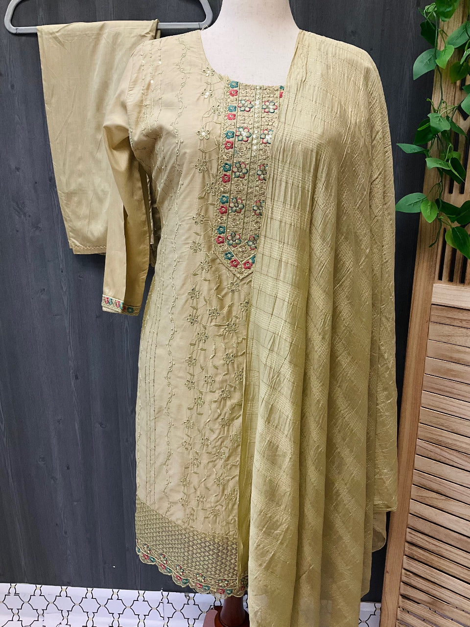 Plus size Embroidery kurti set- Size 46 image 1