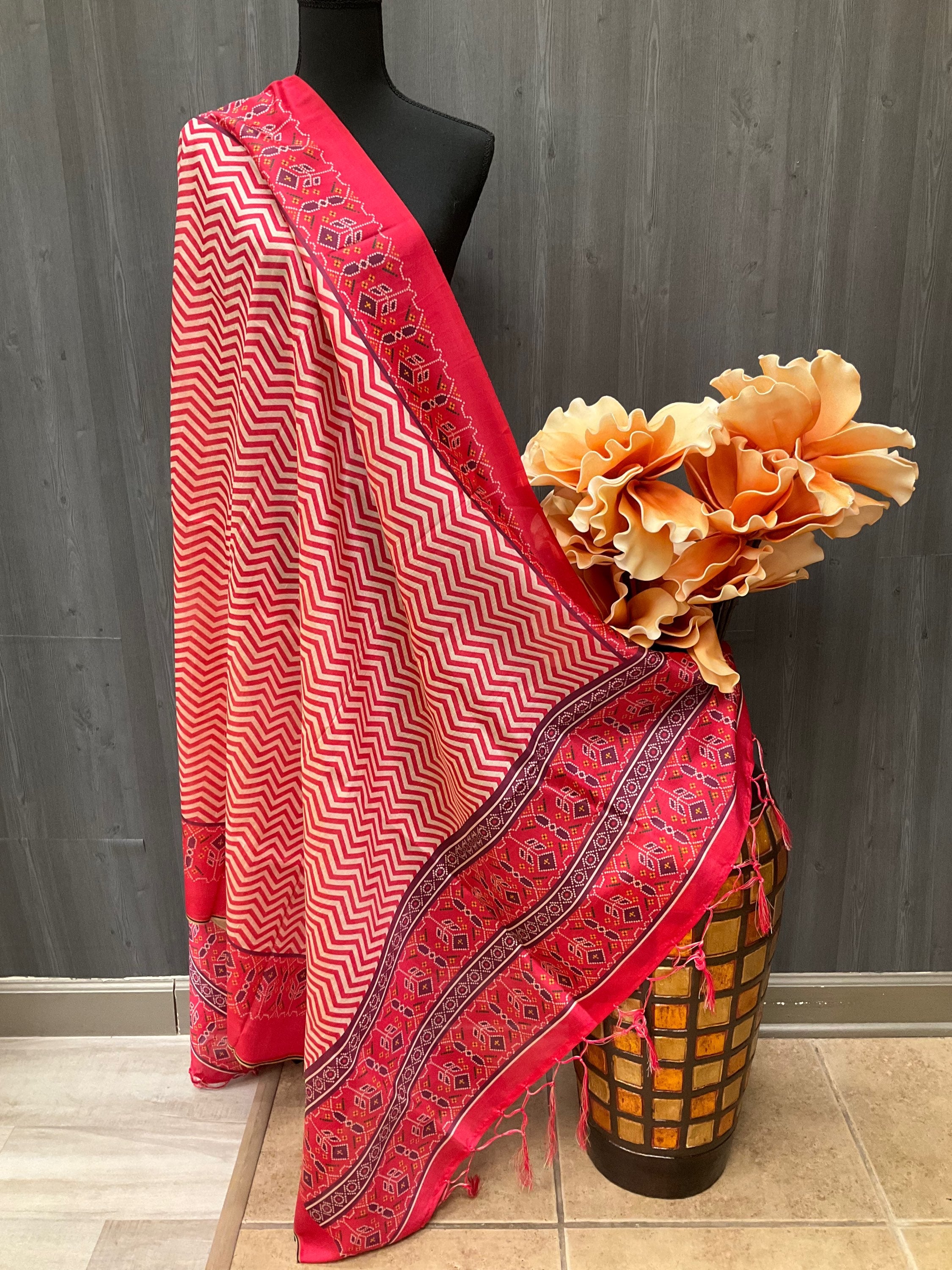 Patola Dupatta - Stylish Green and Red Color Patola Print Duppatta image 0