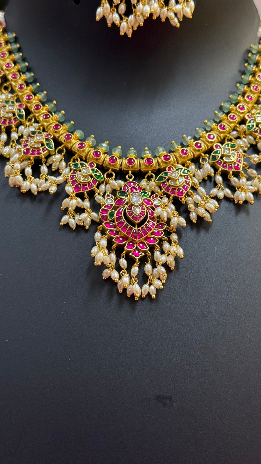 Jadau Kundan Guttapusalu Necklace Set