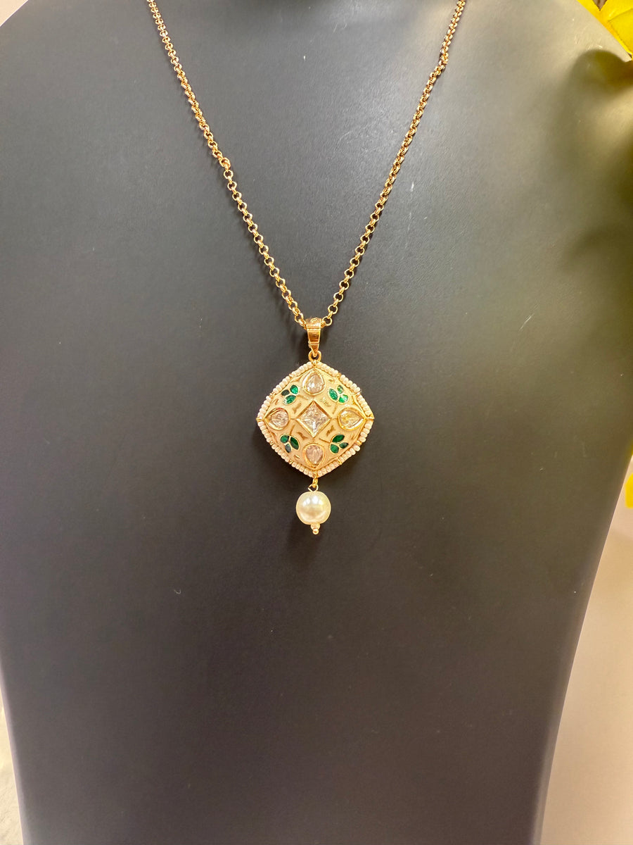 Chain with Kundan Pendant set
