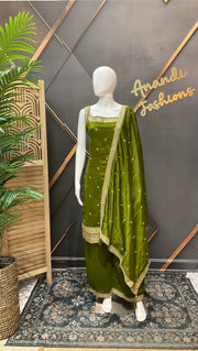Women’s Mehendi Green Sleeveless Kurti Set