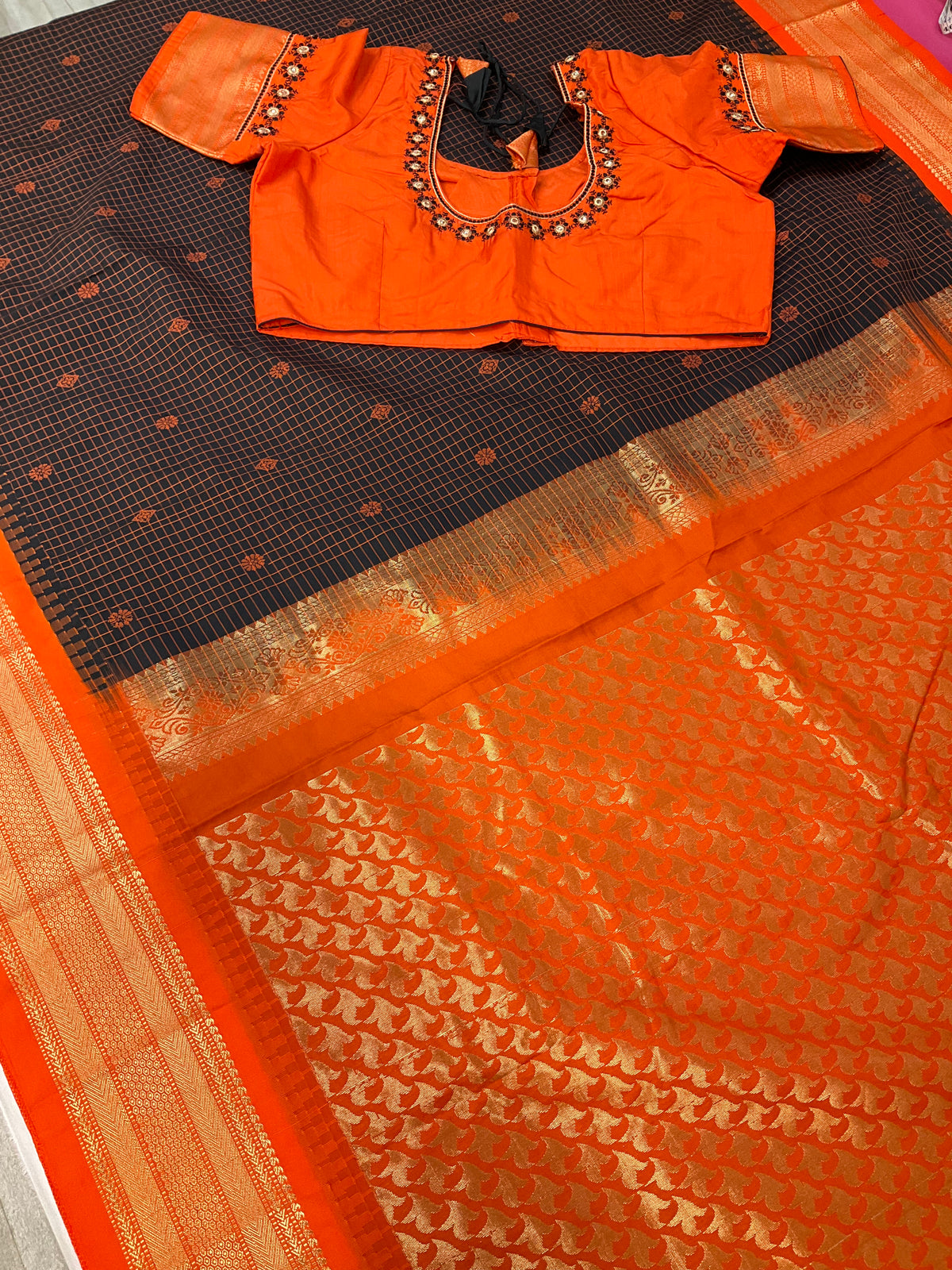 Semi Gadwal Black Checks Saree with Stitched Blouse