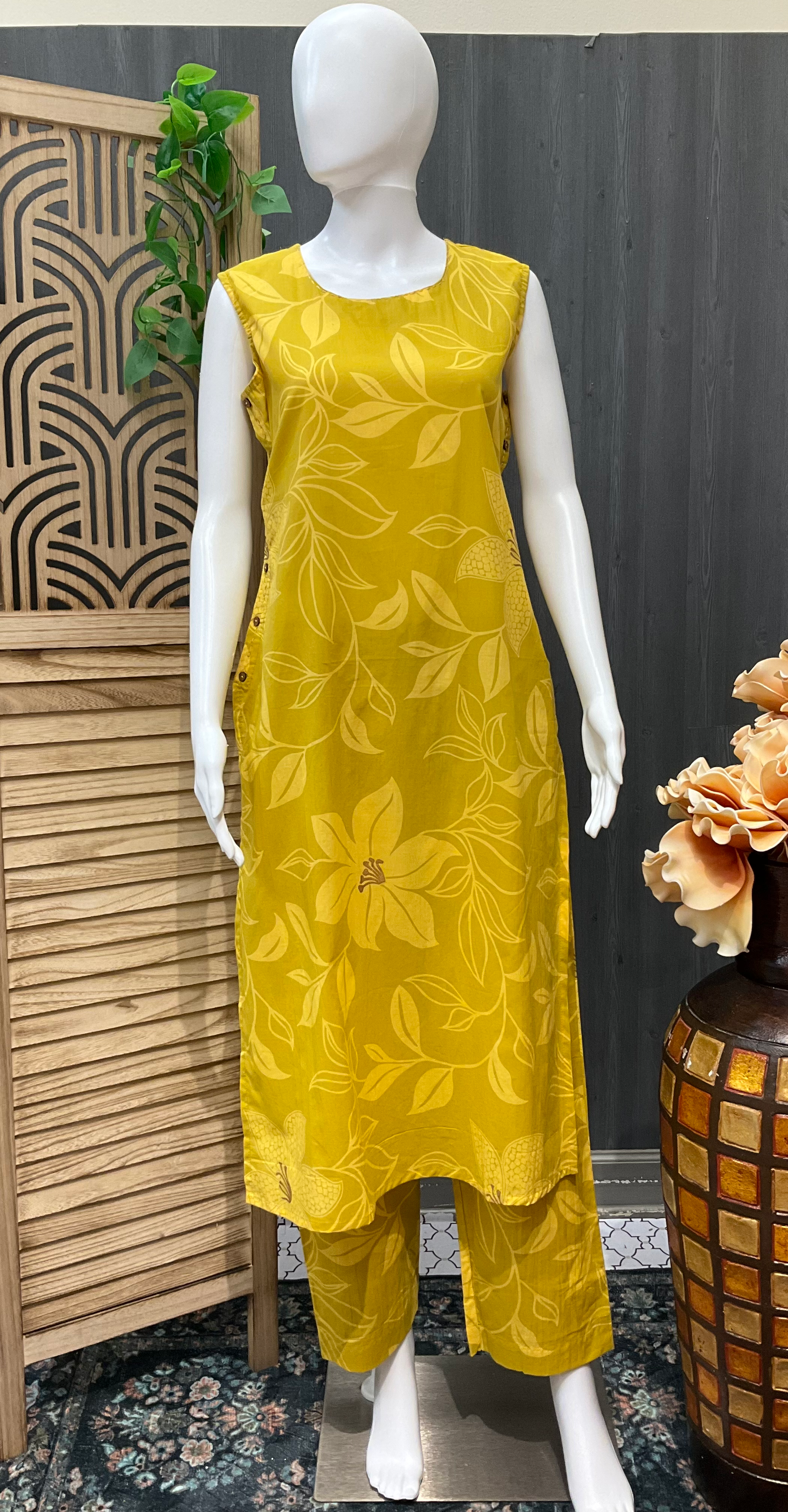 Co-ord Sets -Sleeveless Kurti set image 1