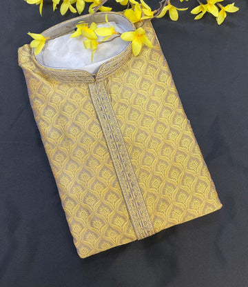 Gold Shade Men’s Wear Kurta Pajama Set