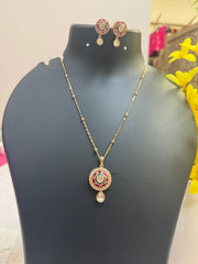 Kundan Pendant set with chain