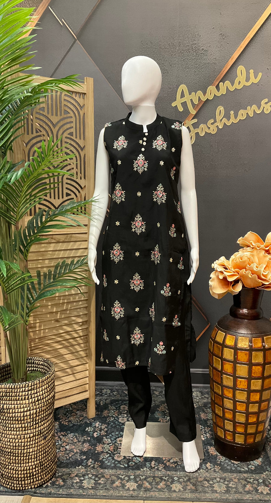 Size 38-Black Sleeveless kurti sets