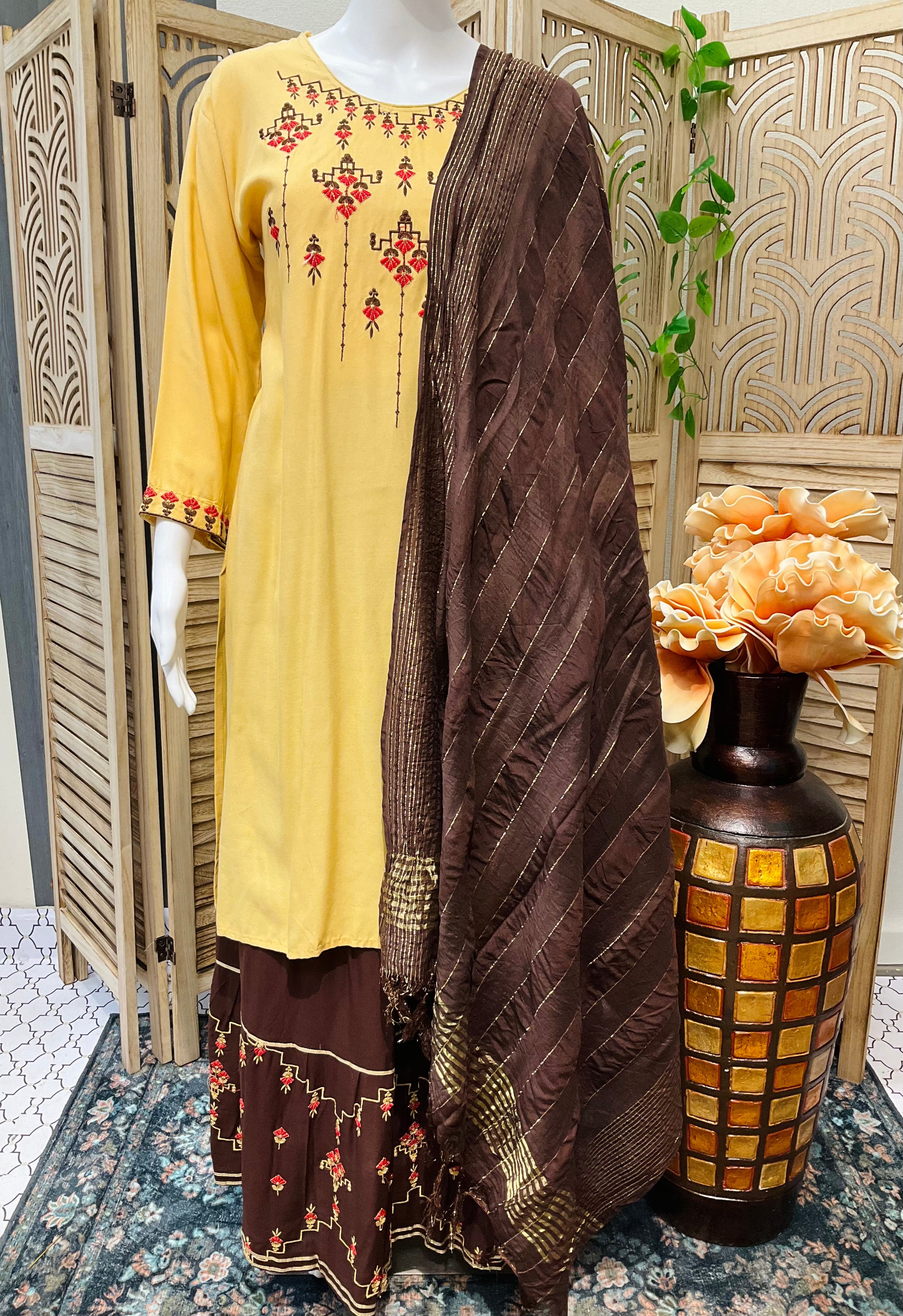 Rayon kurti with skirt and dupatta- Size 42/US M