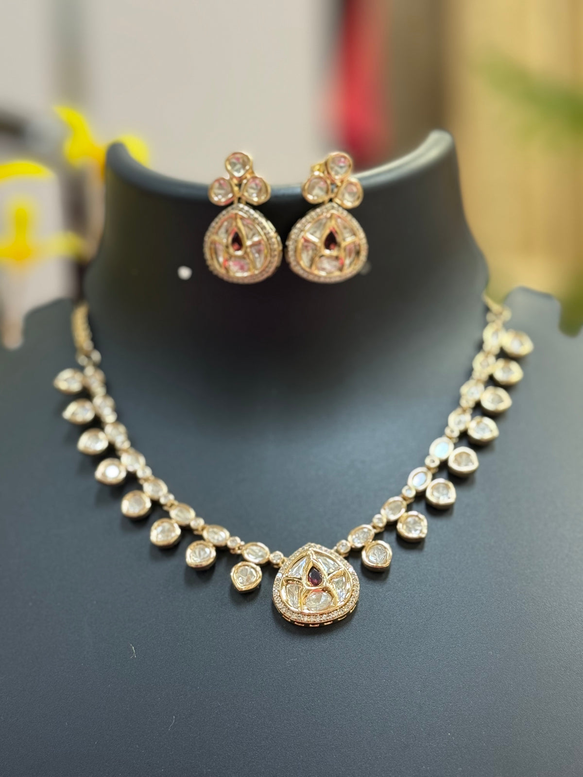 Simple Kundan Set
