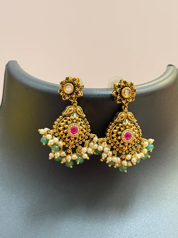 Antique Finish Kundan Necklace set