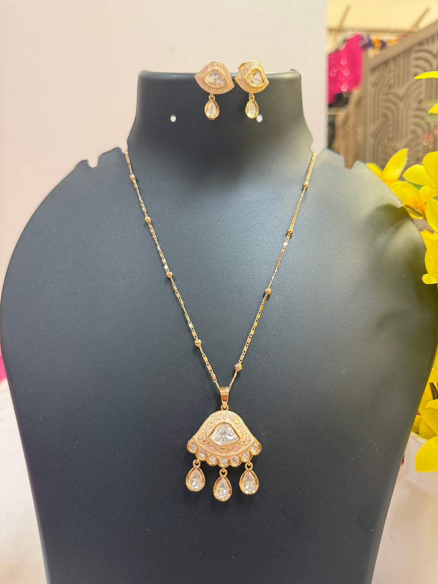 Chain With Kundan Pendant set