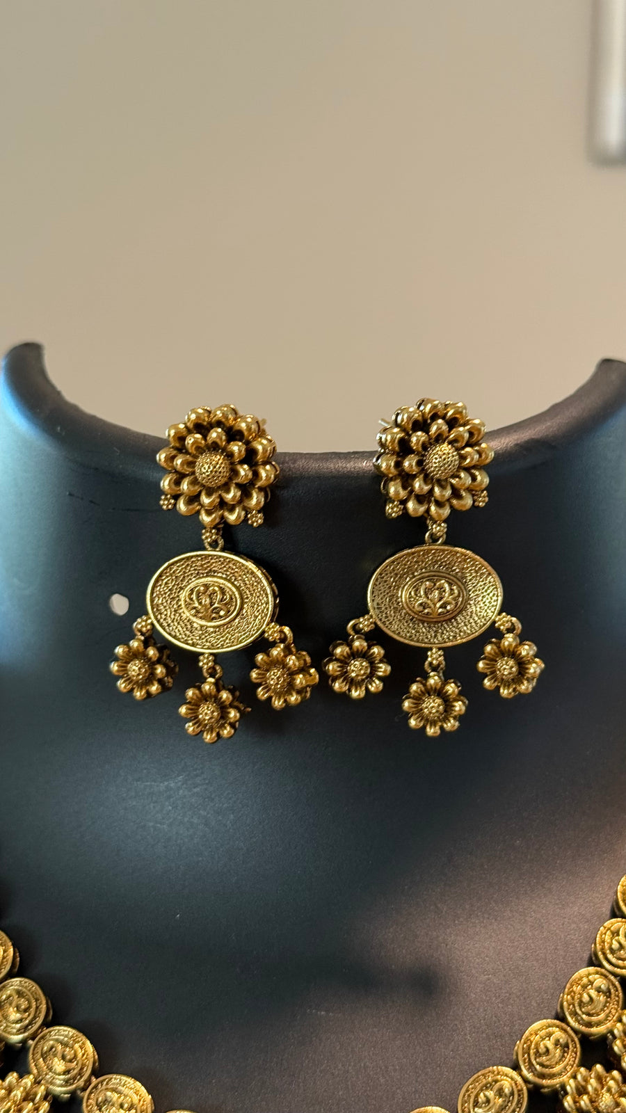Antique Gold Finish Necklace set