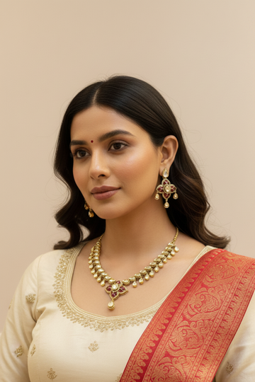 Eye catching -Kundan Necklace set