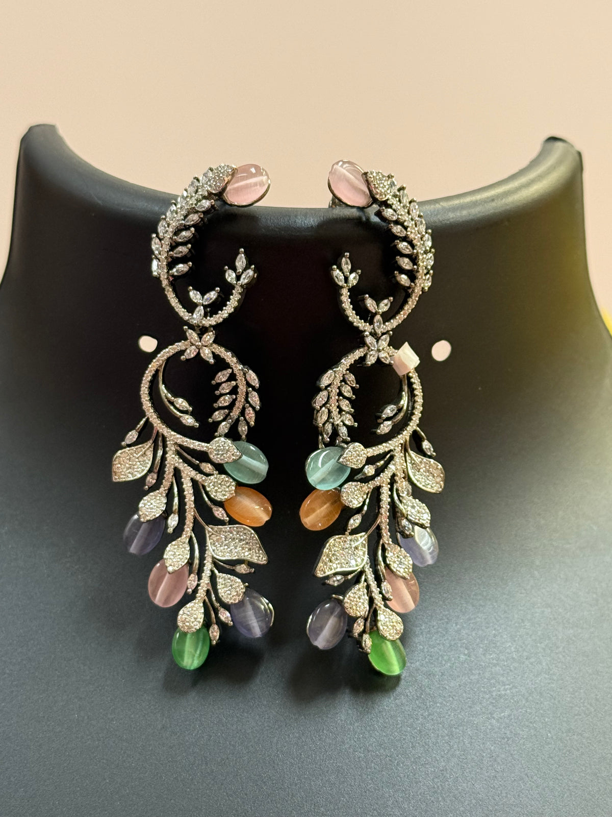 Black Metal Multicolor Monalisa Beads Earrings