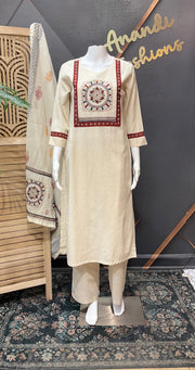 Half White Kadhi Kurti set