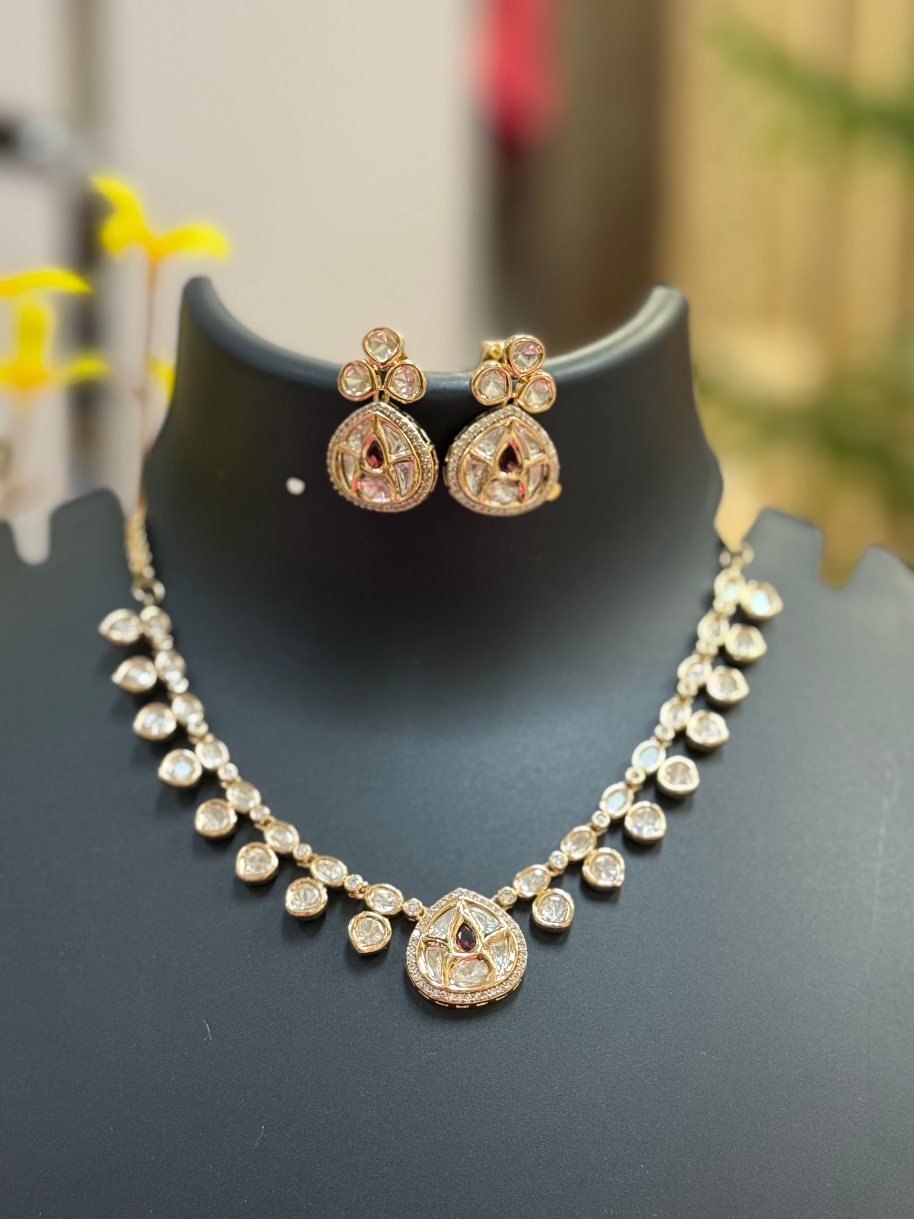 Simple Kundan Set