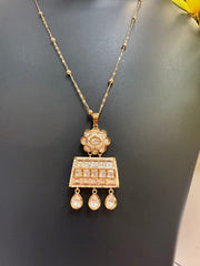 Chain With Flower Style Kundan Pendantset