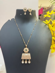 Chain With Flower Style Kundan Pendantset
